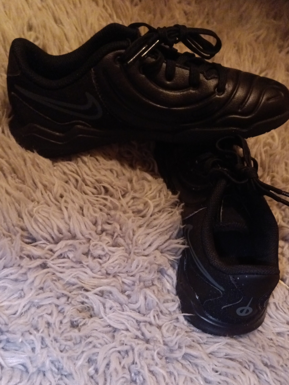 Nike Kids Black Lace-Up Indoor Soccer Cleats Size 1